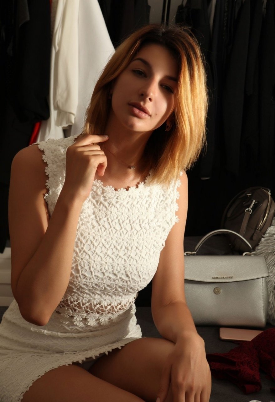 Лена - Индивидуалка СПб  +7(981)590-51-52